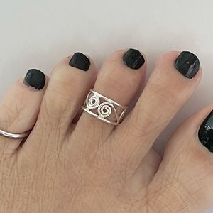 Sterling Silver Wire Cuff Toe Ring, Swirly Ring, Silver Ring, Boho Ring